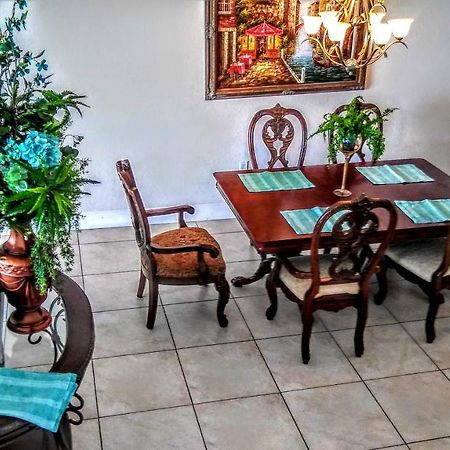 Mediterranean Three Story Beach Townhouse St. Pete Beach Exteriér fotografie